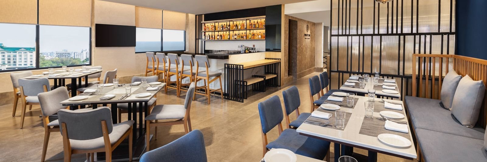 fi-jaibp-twenty-one-bar-36080_Pano-Hor